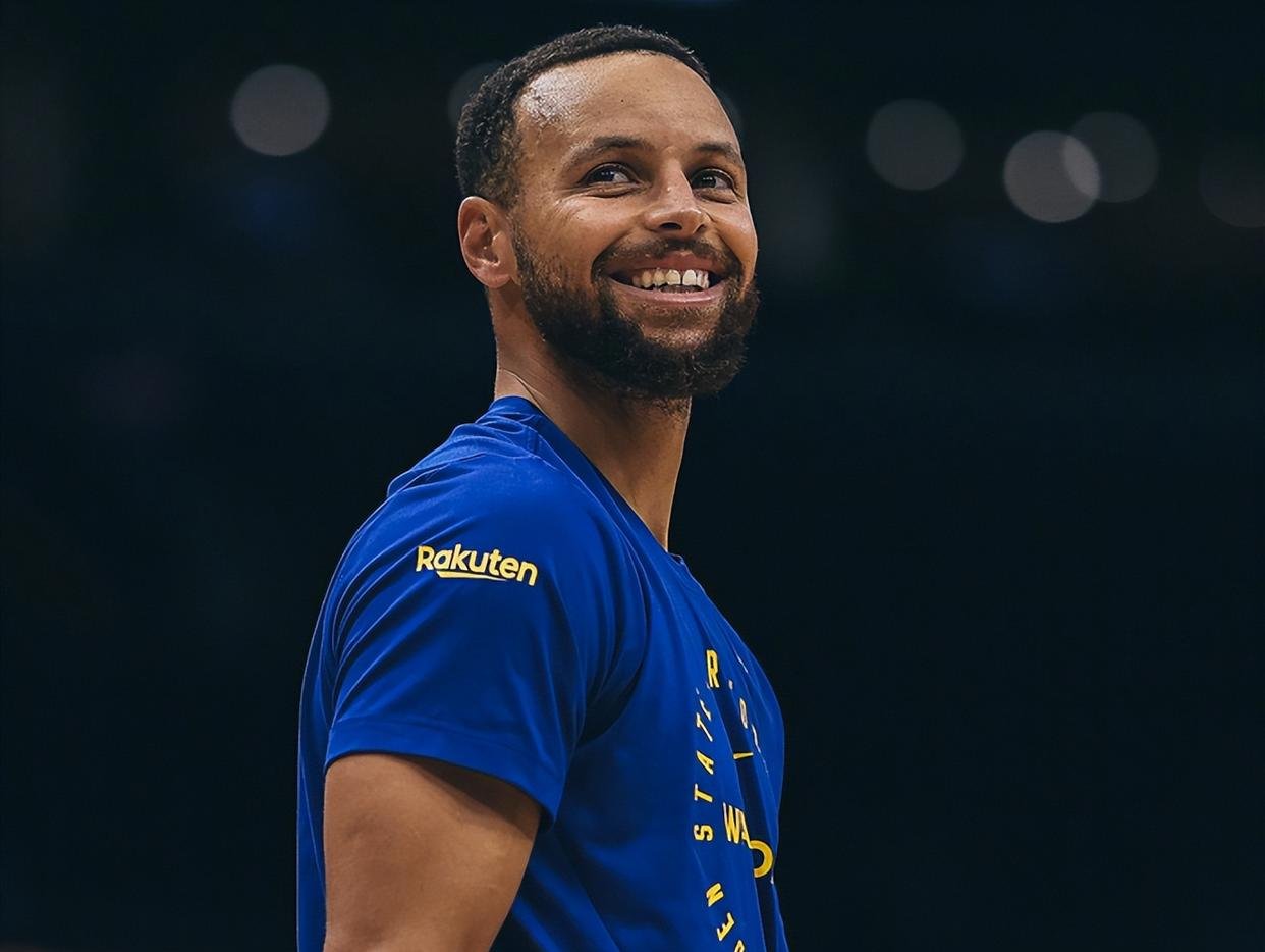 今晨体能课后；金州勇士门线救险备战NBA常规赛；态度坚定；更衣室氛围转暖的简单介绍